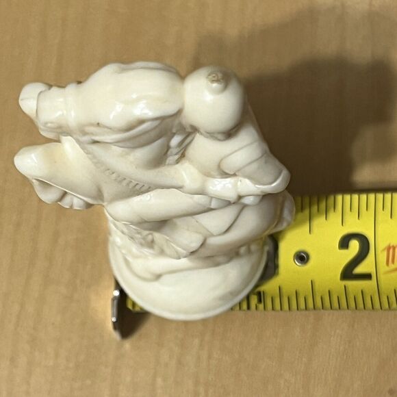 Vintage White KNIGHT E.S. Lowe Plastic Chess Piece 1 Replacement Part ONLY READ - Picture 4 of 11